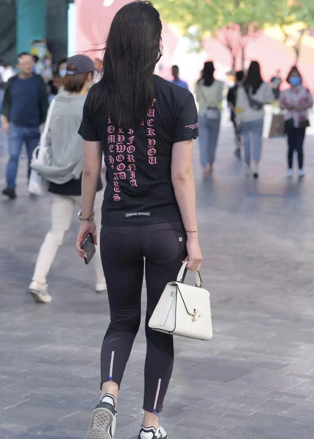 被称为|秋季少不了的“打底裤”，时髦又修身，难怪被称为“扛把子”！