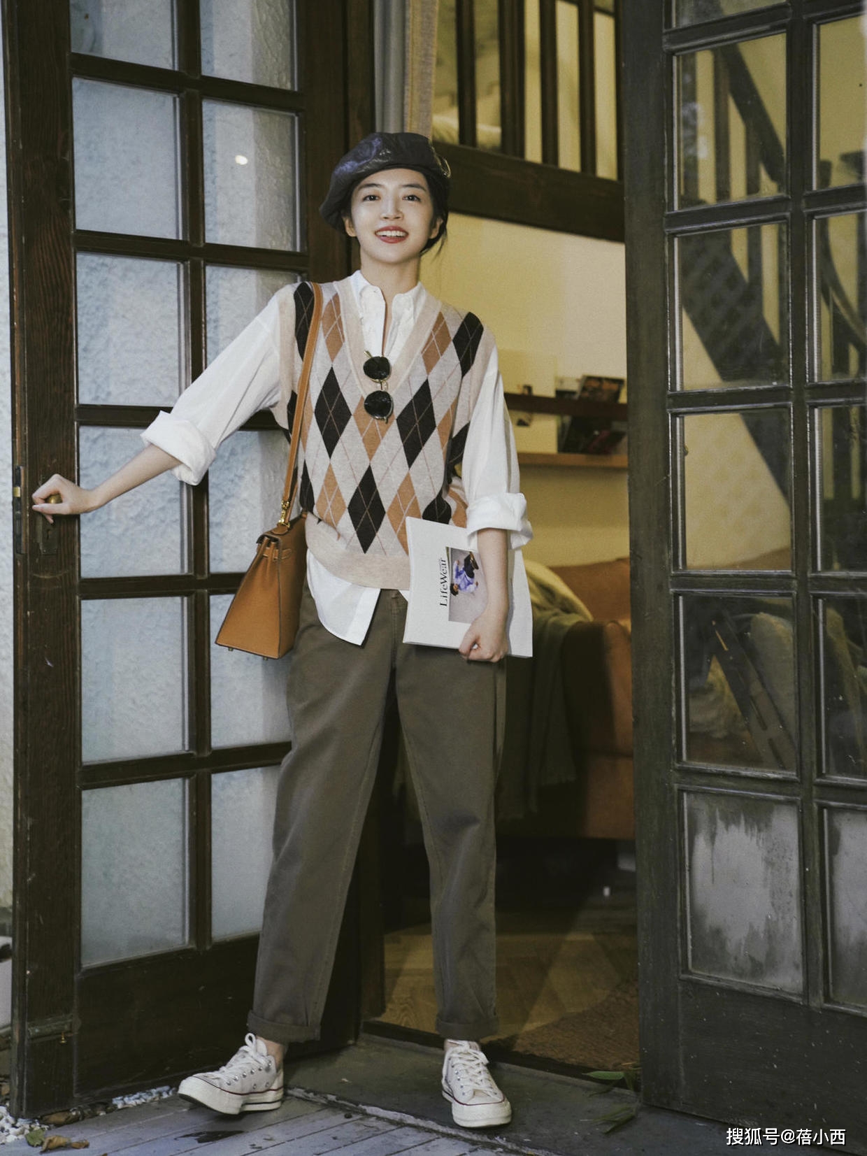 高跟鞋|30+女人都爱穿“吸烟裤”，时髦高级显瘦，三木博主气质好全靠它