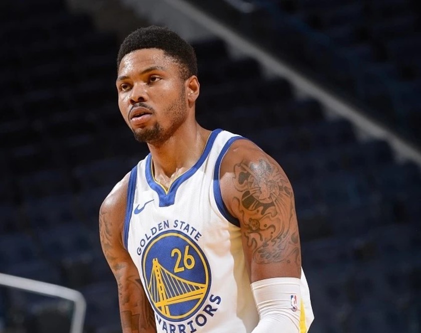 原创拒绝勇士高薪挽留,拒绝辅佐库里汤普森,贝兹莫尔正式加盟湖人?