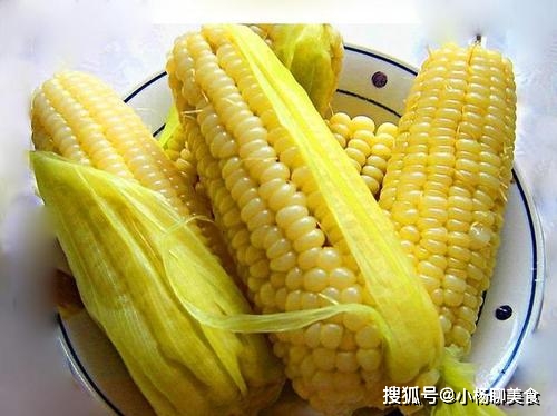 素食|玉米要怎么煮才好吃？大厨教你这3招，保证玉米软糯又香甜！