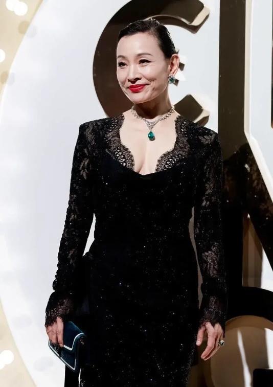 身材|60岁的陈冲不服老 穿印花旗袍走中国风“过山车”身材不简单