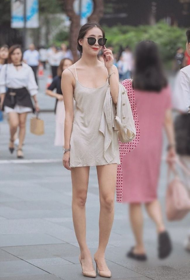 显得|几种短袖搭配瑜伽裤潮流穿搭,时尚感十足!