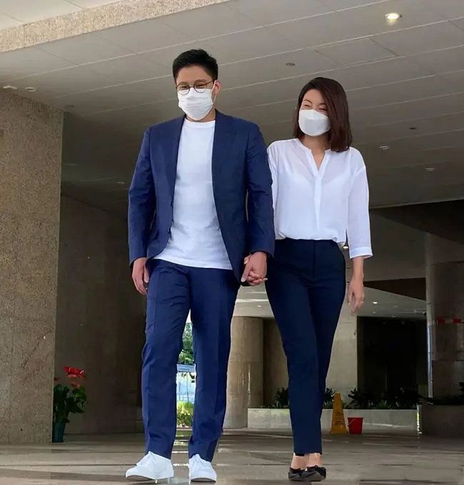 状态|陈若琳捧奶茶和郭晶晶合影，美颜后脸是不真实，但气质个个高贵！