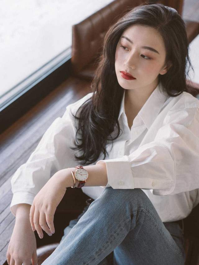 显得|衣服不在多,而是懂得穿,秋天拥有这几款就满足了,气质又美丽