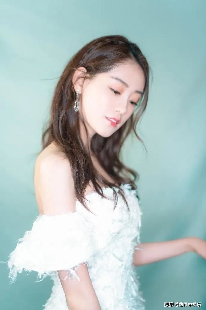方面|祝绪丹不愧是“仙女”无论穿着如何都好看，更像是一位小公主！