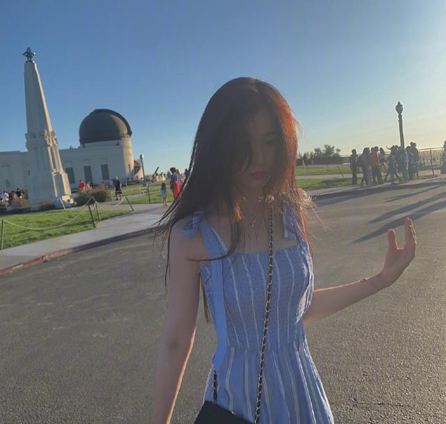 鞋子|富婆虞书欣的宝藏衣品,一个造型都是几万起步,我只买得起这红裙