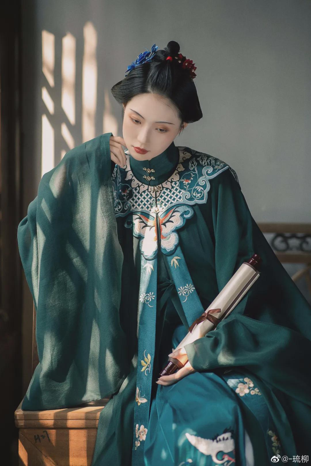 仙女|汉服小仙女：一别如斯，落尽梨花月又西