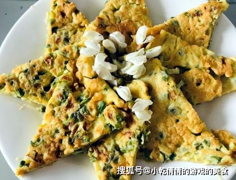 煎饼|槐花别只会蒸,教你新做法,加2个鸡蛋手不沾面,筷子一搅就能吃