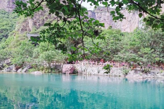 河南省“水景最美”的4A级景区，被称作“小九寨沟”，游客还不多