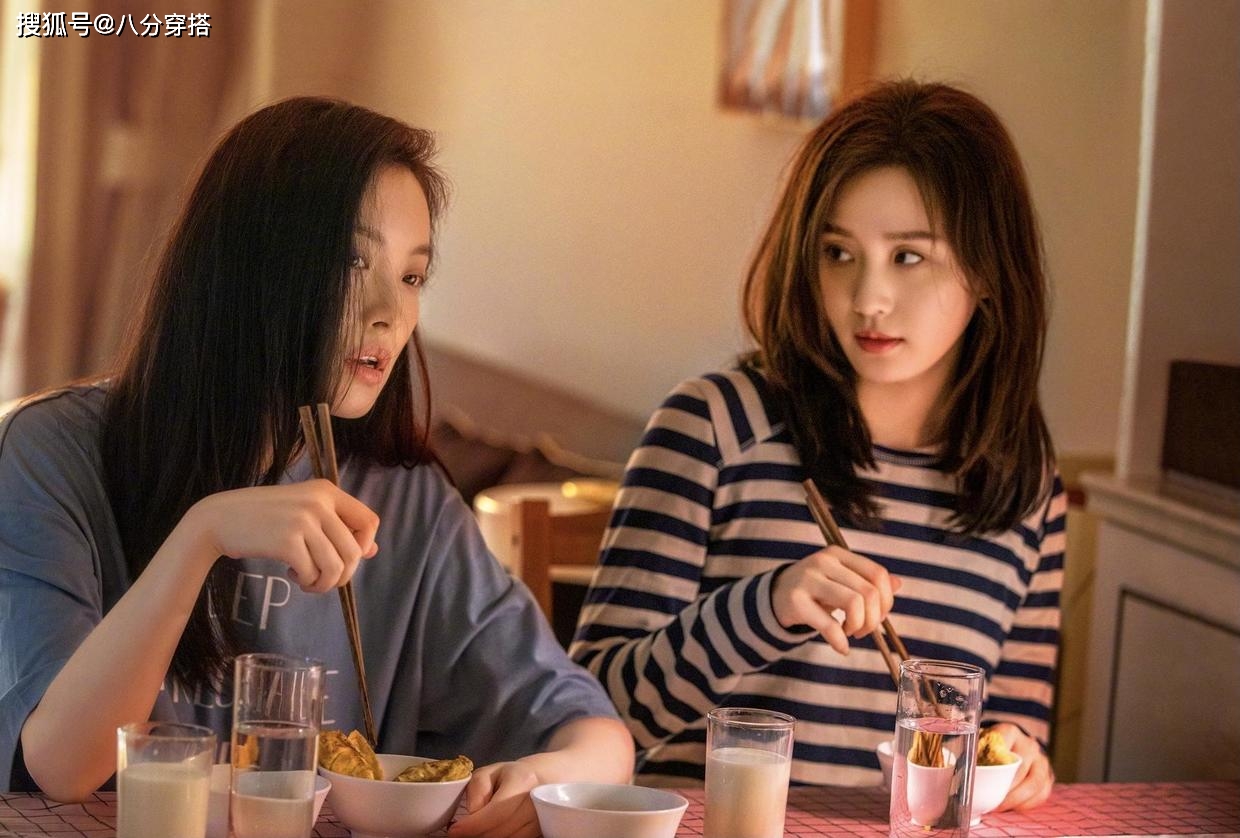 套头衫|被“刘诗诗”迷住了,穿亚麻棕西服配针织衫简约大气,优雅温柔