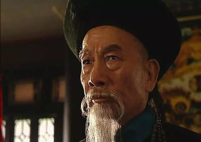 分别是大儿子李瀚章,二儿子被慈禧称为"再造玄黄之人"的李鸿章