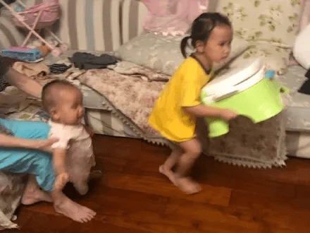 玩具|二胎家庭什么样？这才是二胎老母亲，最真实的感受！