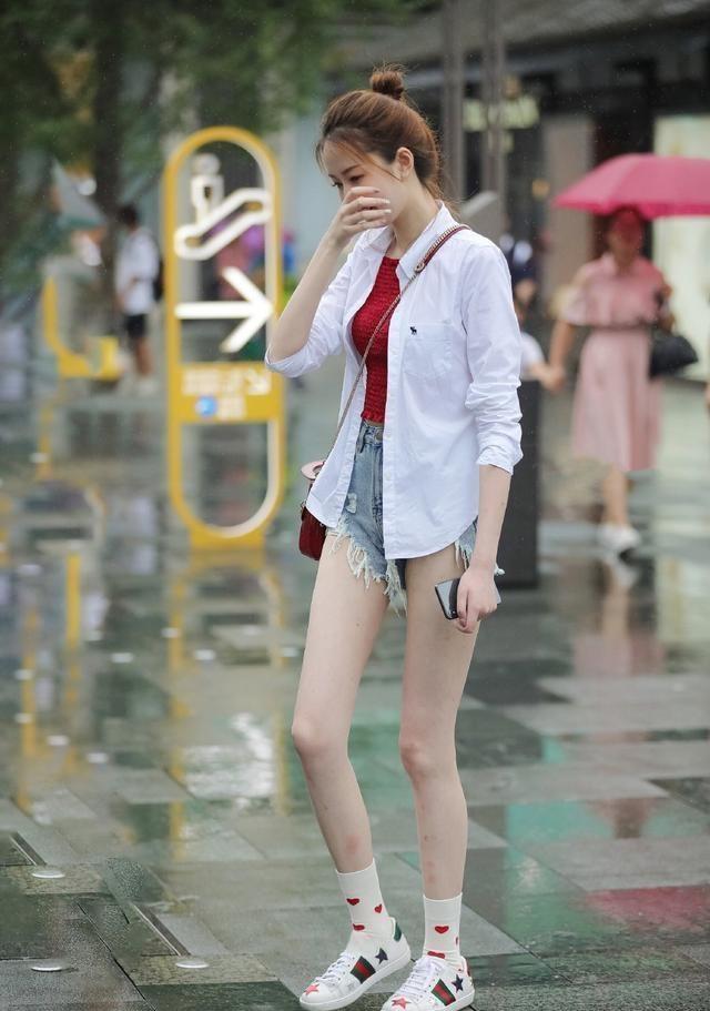 高跟鞋|魅力动人的打底裤装扮很有时尚感，不用多花心思，端庄大气