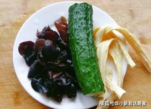 黄体酮|它是“天然黄体酮”，女性常吃，皮肤像剥壳的鸡蛋，40岁都不显老