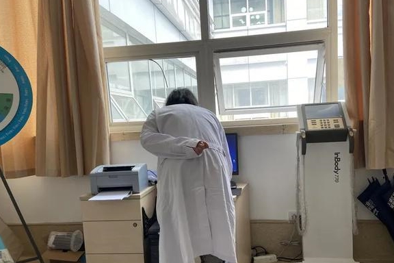 体重|听说现在流行去医院减肥？不信邪的我花了22块钱去试了下真假！