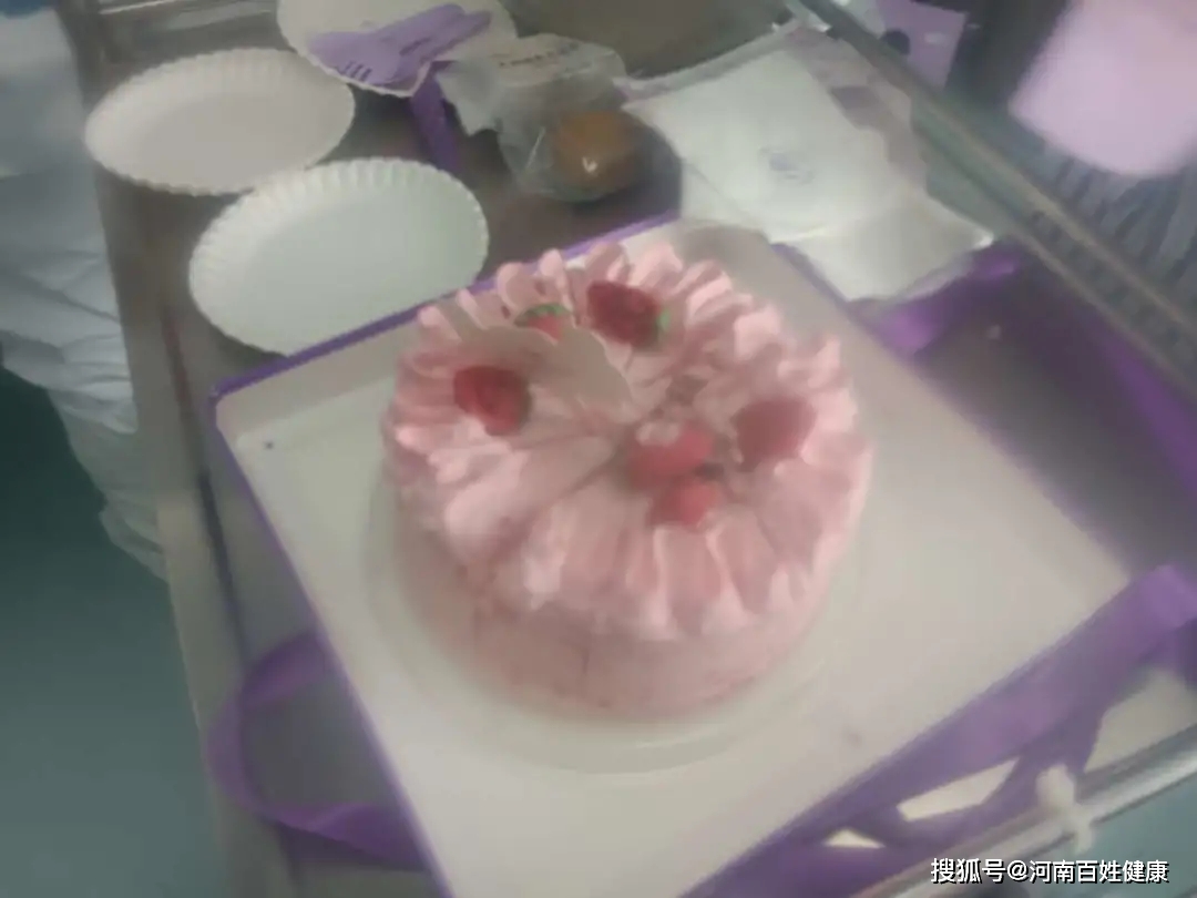 生日|疫情下的特殊生日,他说：“我太意外、太感动了”