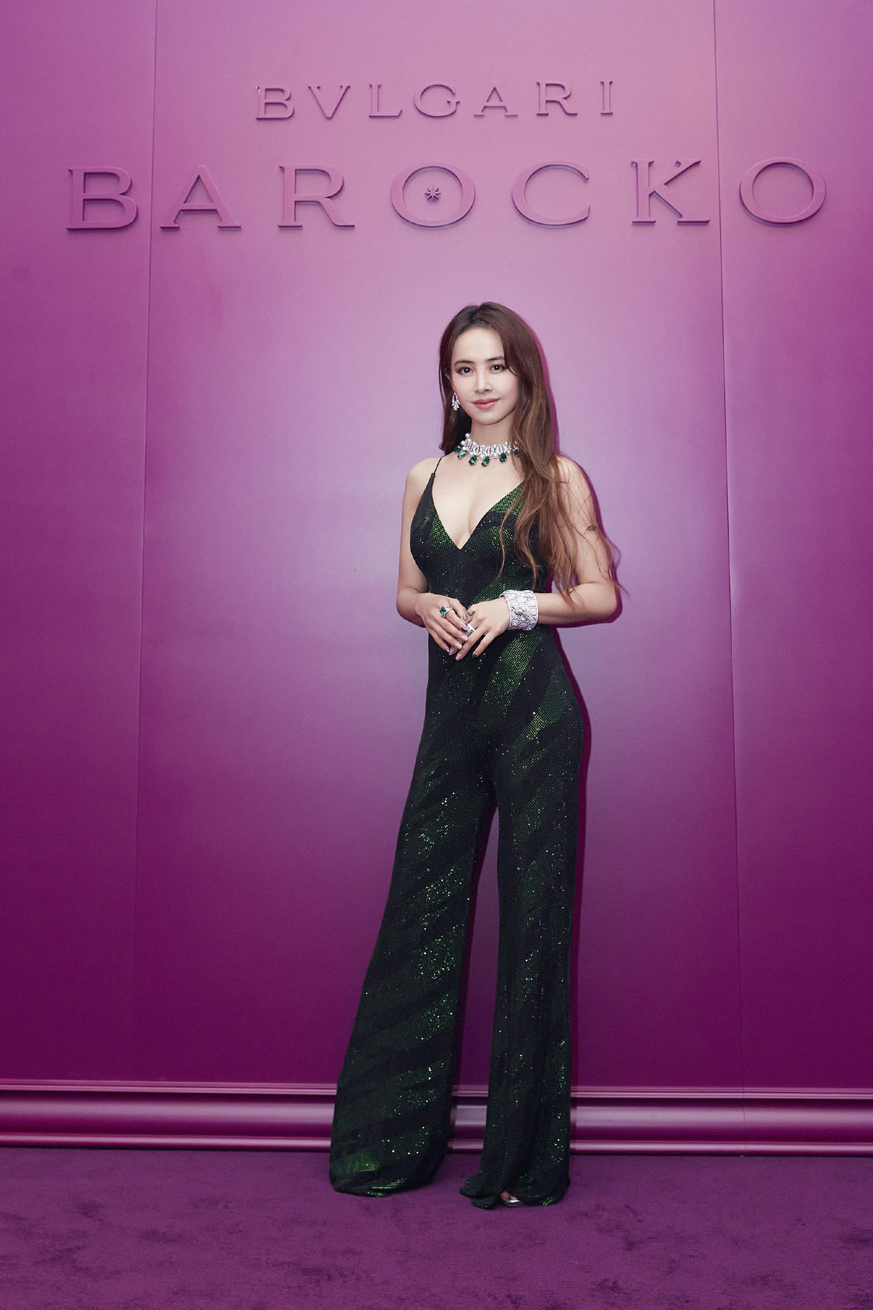 蔡依林|蔡依林40岁了，穿衣依然很胆大，身穿拼接连衣裙，秒变潮流女王