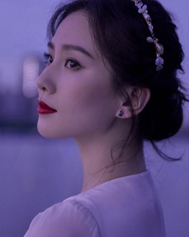 身材|这才是仙女吧!33岁刘诗诗一袭白色纱裙优雅梦幻,生图美到冒泡