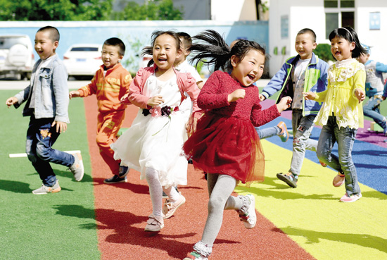 因为|孩子3岁就要上幼儿园吗？若入学时间不对，孩子遭罪大人受累