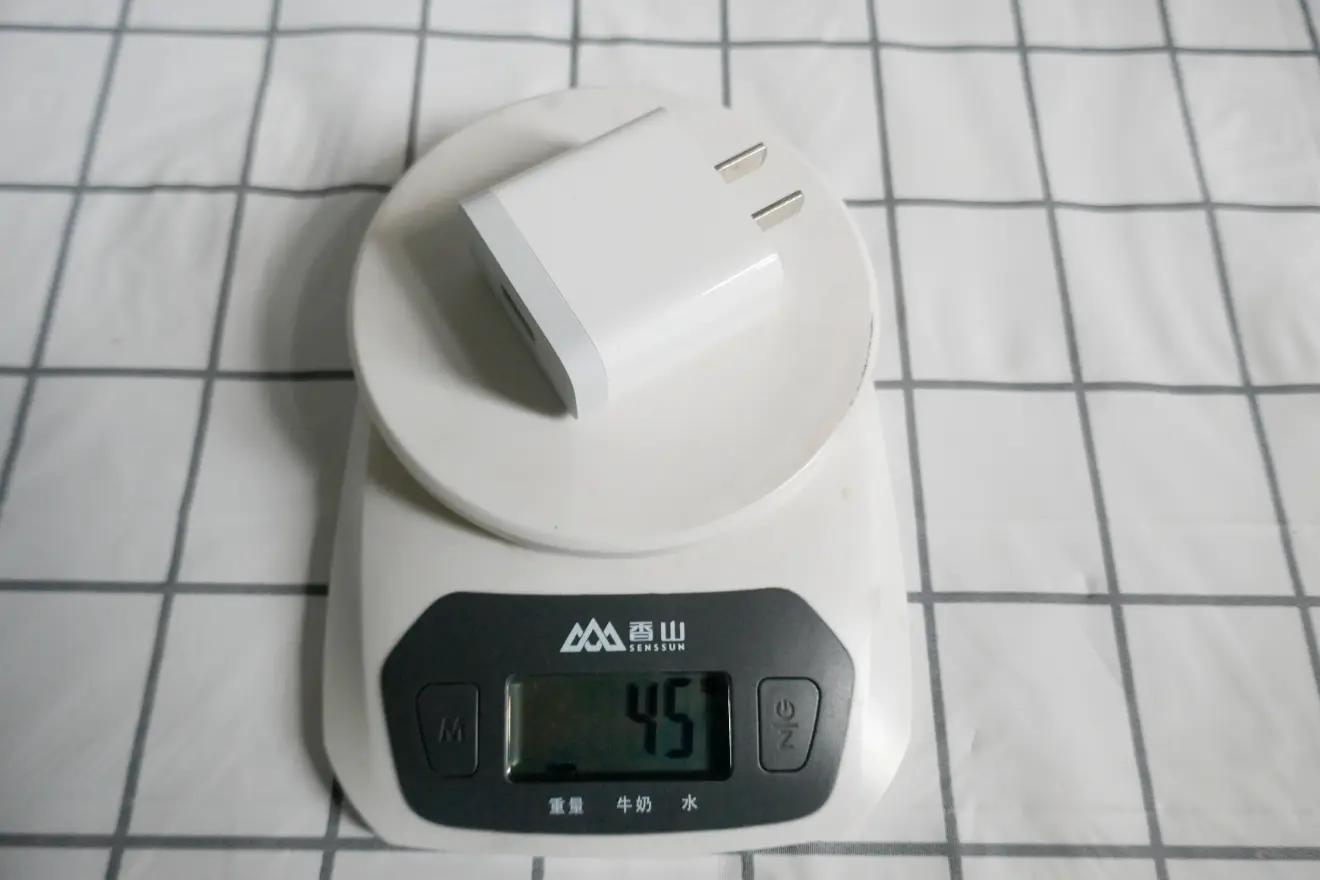 短小精悍超级快充aohi奥海65w氮化镓充电器测评