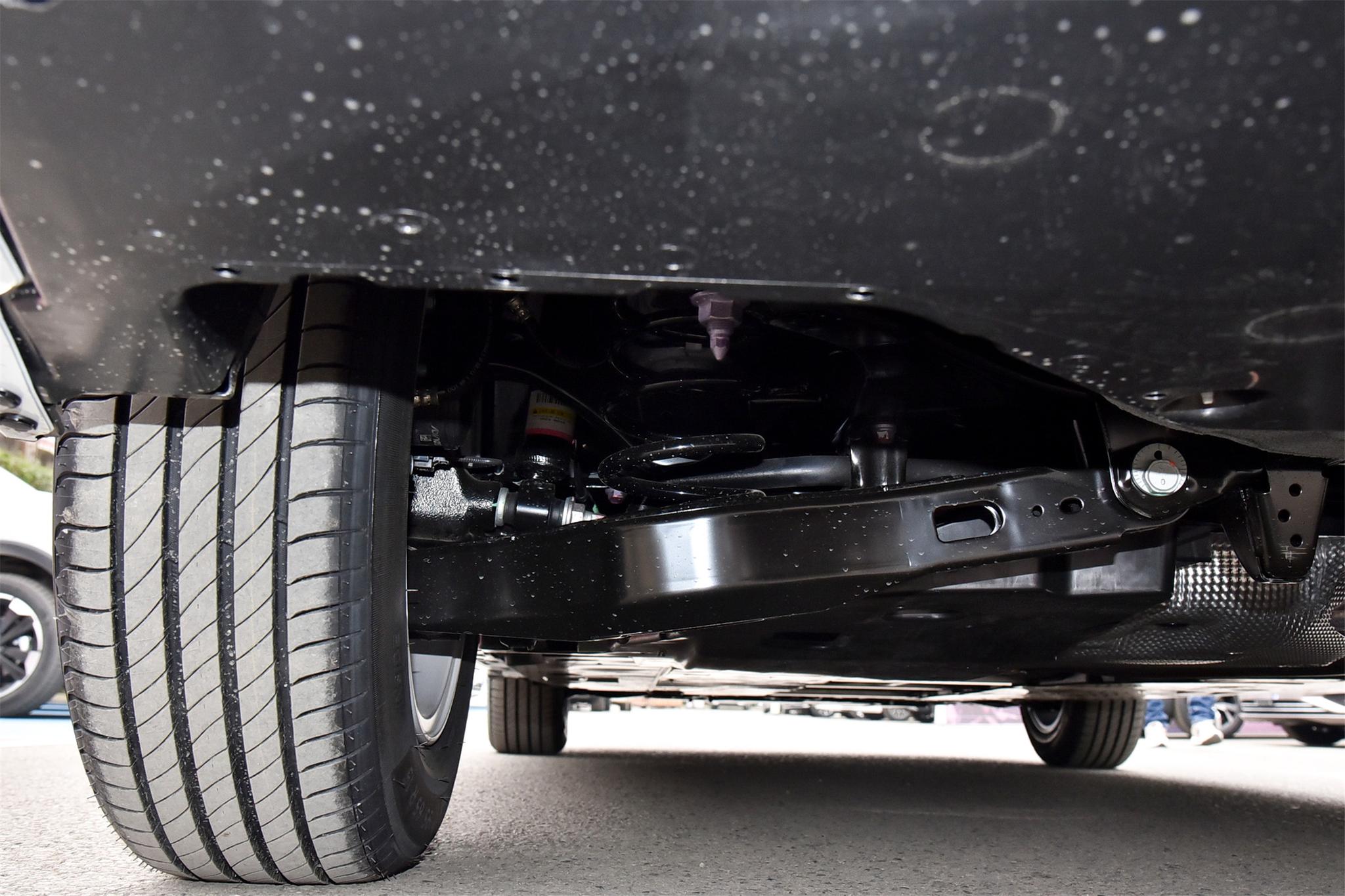 售价1228万动力够用经济省油实拍2021款卡罗拉