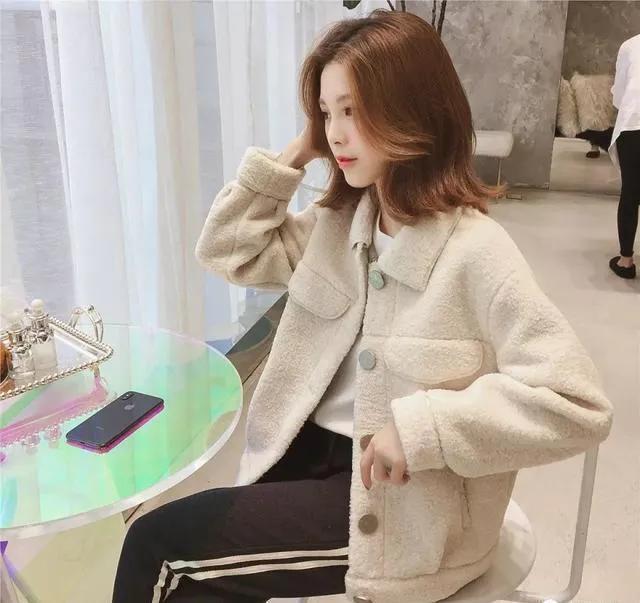 身材|现流行羊羔毛外套，让你轻松穿出美嫩感