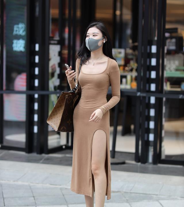 颜色|穿上连衣裙简约不失潮流感，甜美有心机