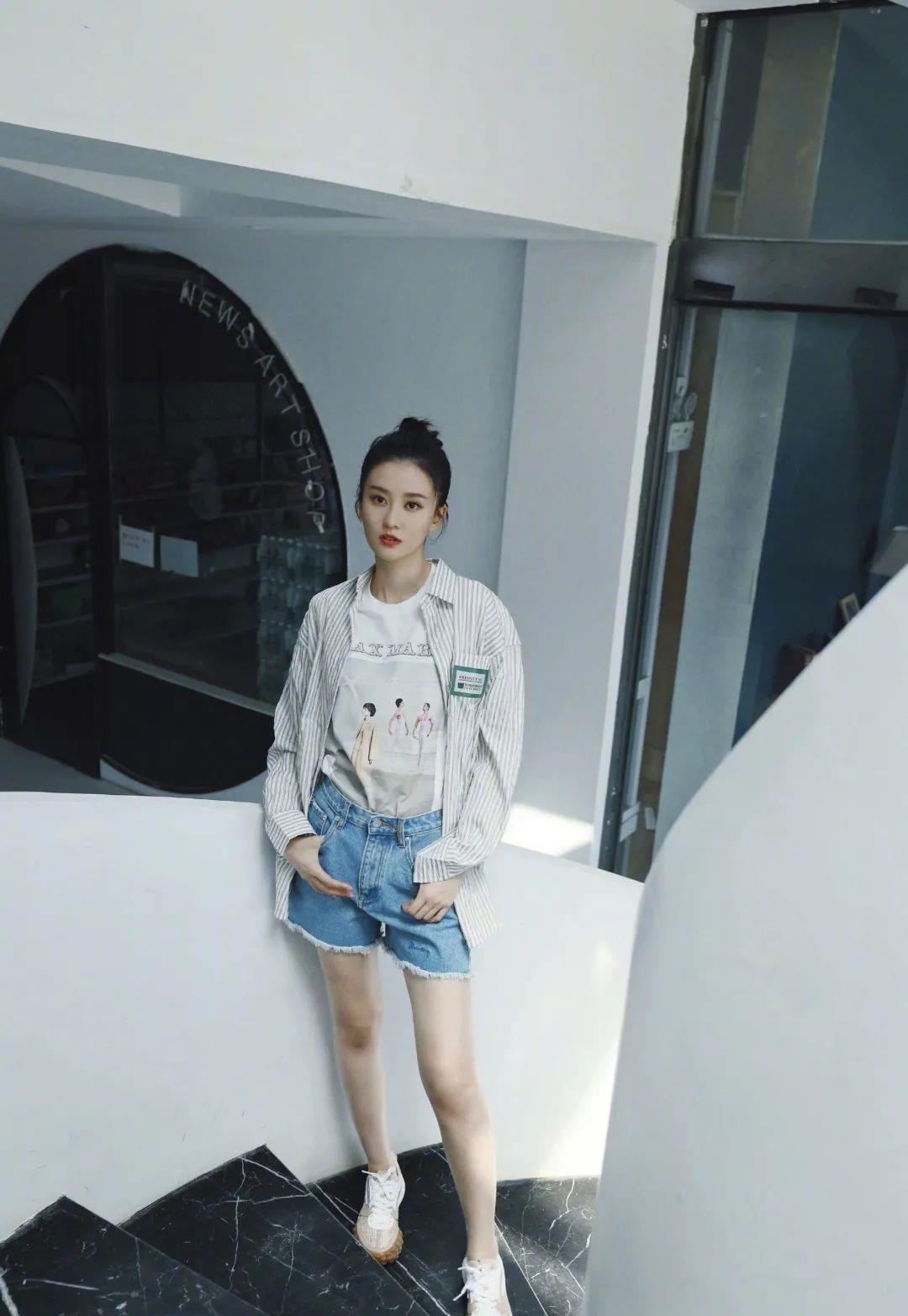 景甜|陶虹景甜的深V造型,真的又美又大胆