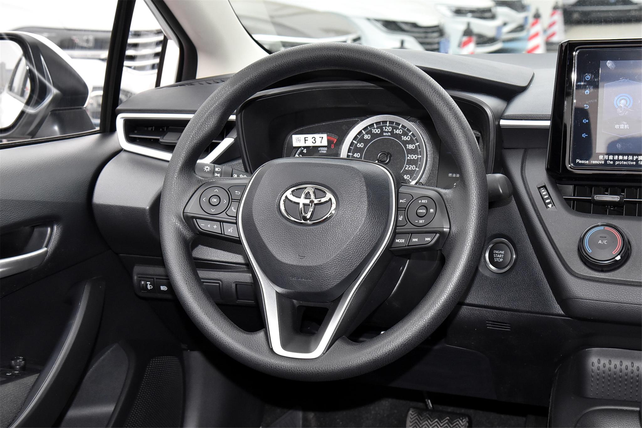 售价1228万动力够用经济省油实拍2021款卡罗拉