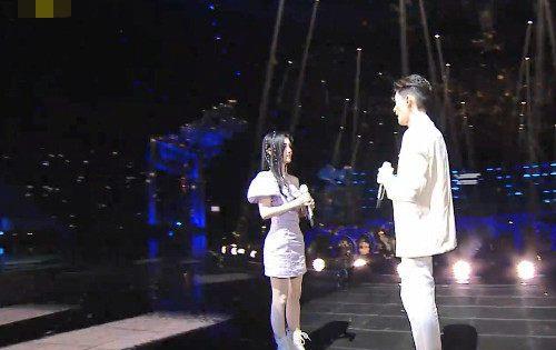 鞠婧祎|考验眼力！隐形内增高厚度大起底，明星们一个比一个敢穿！
