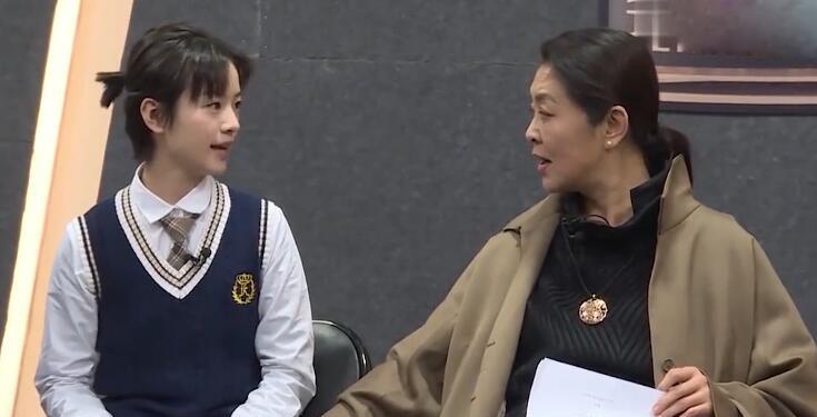 美国|“石头”李庚希高中退学拍戏 倪萍：她读美国高中考不上国内大学