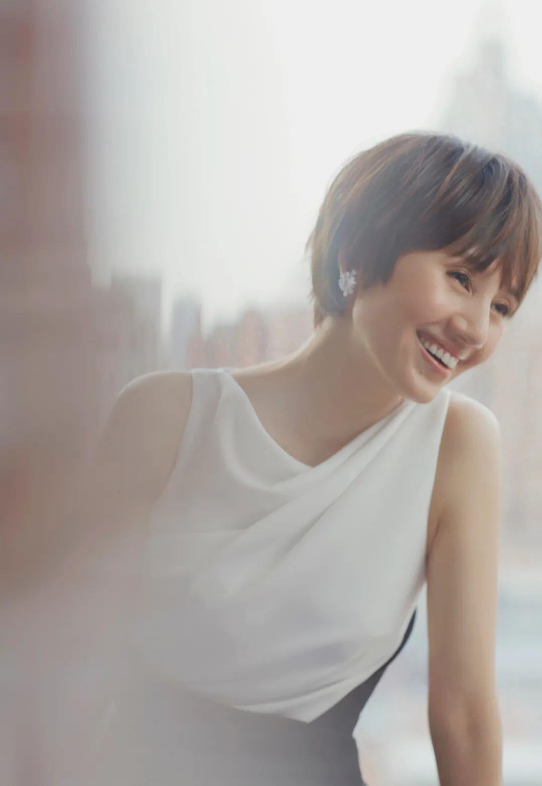 景甜|陶虹景甜的深V造型,真的又美又大胆