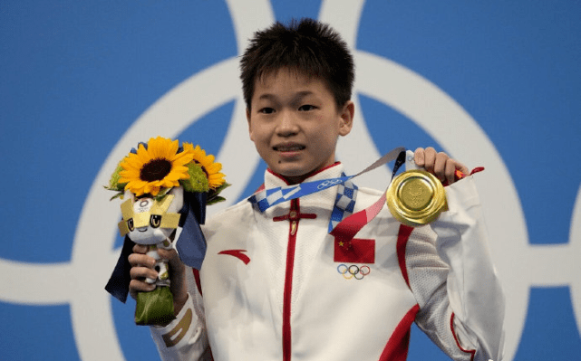 中国の汎紅盃　2個 14歲全紅嬋跳水「完美10分」破奧運紀錄奪金心願：只想給媽媽治病