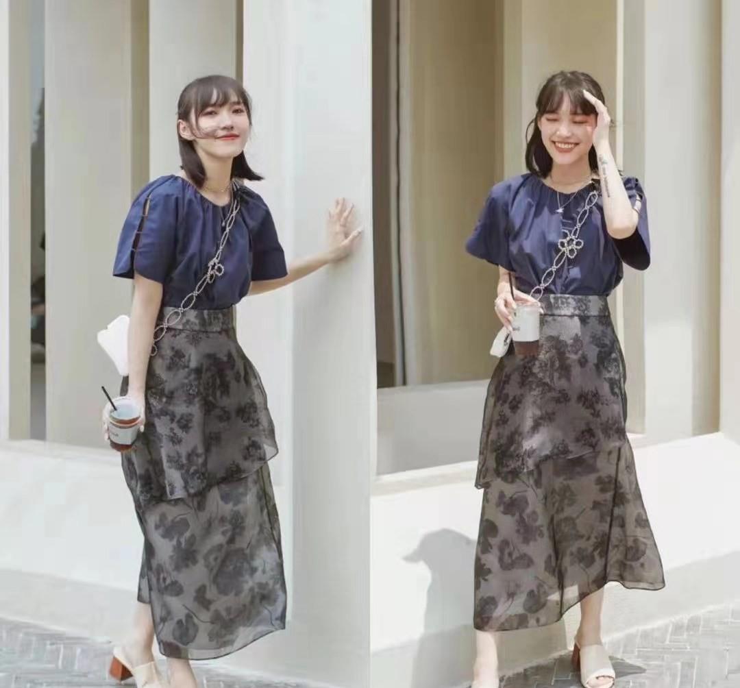 短裙|身高只有1米52的她,却穿出1米65既视感,只靠穿搭就能做到?