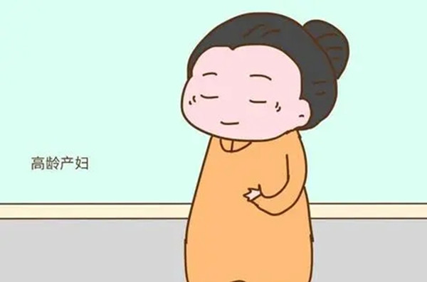 并发症|高龄妈妈想要生二胎，女儿强烈反对不准生，被斥太自私