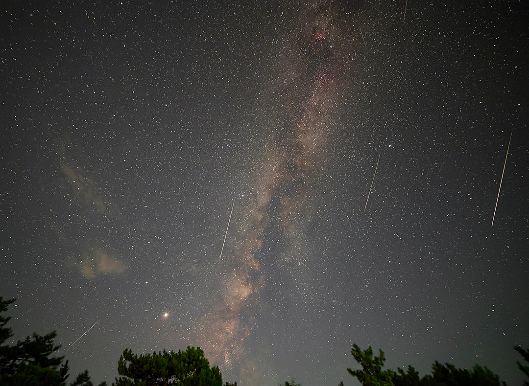 今天有流星雨吗在哪可以看到 5d65bff127184e0a91e5f38553ac403d.jpeg