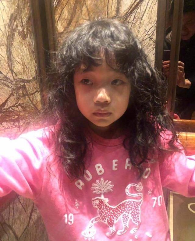 卷发|佟丽娅领衔热门发型“步惊云”烫！连小S三女儿也尝试，戚薇够靓