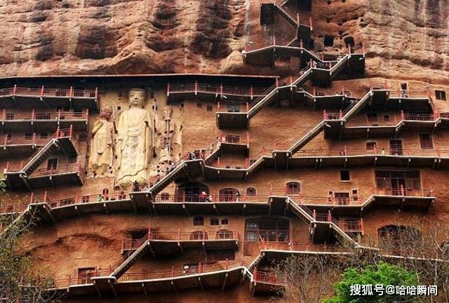 甘肃142米悬崖上，开凿千个洞窟佛像，经过千年之久才雕琢完成