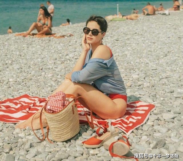 风情|一头利落“短发”的她，为什么美得优雅？法式风穿搭的精髓，必看