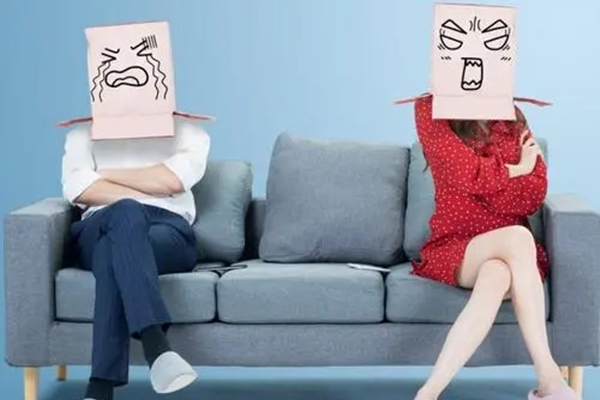 并发症|高龄妈妈想要生二胎，女儿强烈反对不准生，被斥太自私