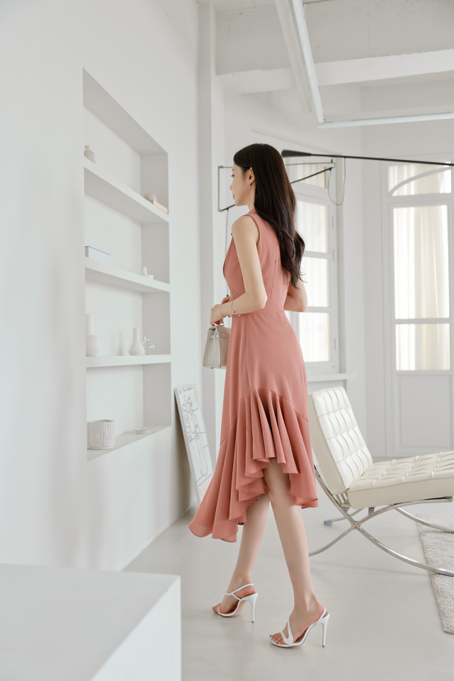 裙裙|非常少女粉嫩的颜色，勾勒出曼妙的身材也能够尽显优雅风情