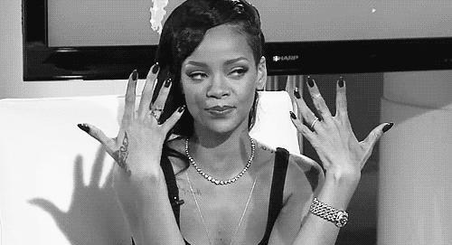 元素|越“老气”越时髦，旧货也能高级又时尚，花衬衣这样搭配更显“贵”