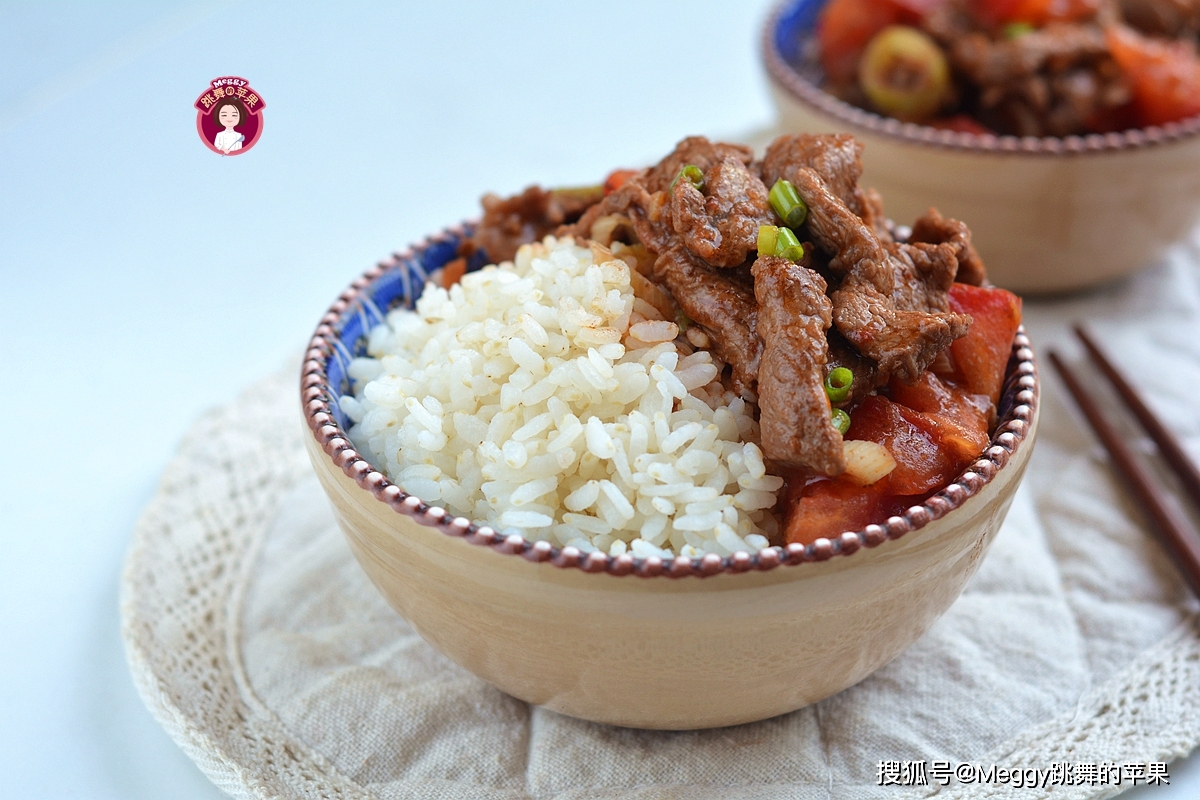 大葱|番茄牛肉饭早餐真豪横，10分钟轻松搞定，元气满满连午餐都有了