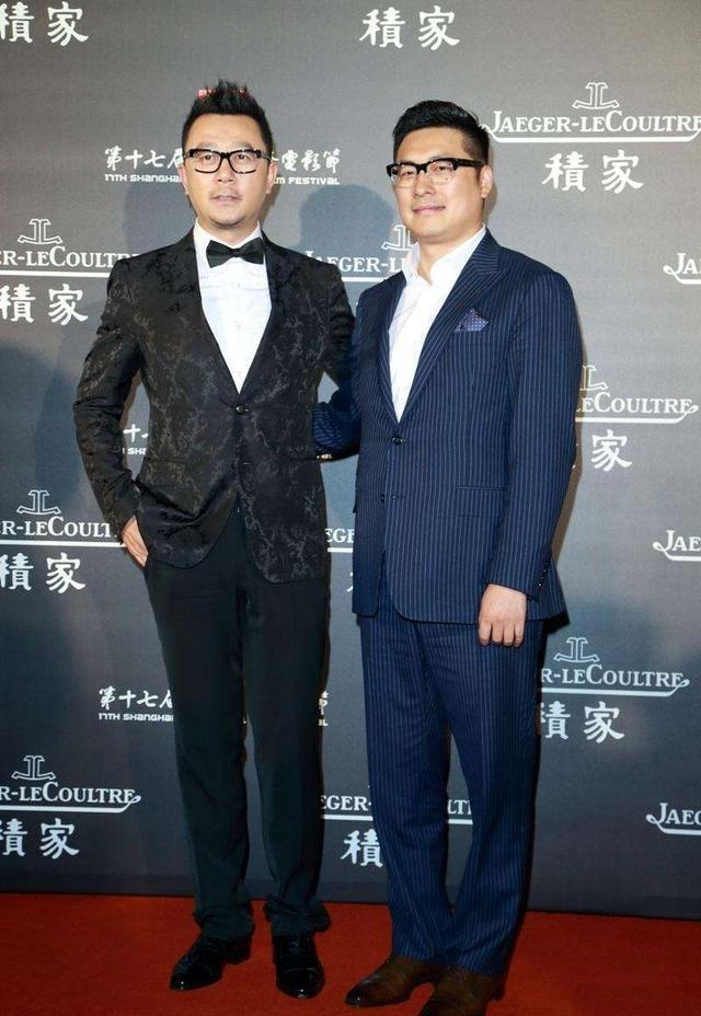 黑色|精神小伙也不精神了！44岁李湘仍似少女，王岳伦已头发花白显老态