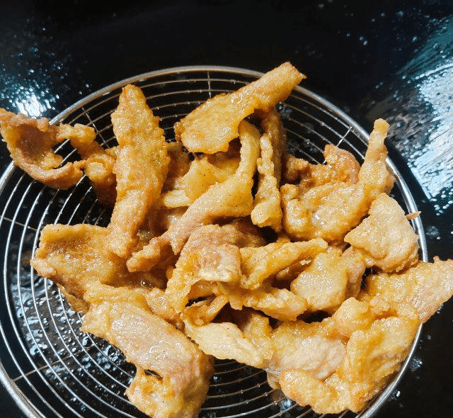 葱花|蒜香炸五花肉，蒜香浓郁，香而不腻