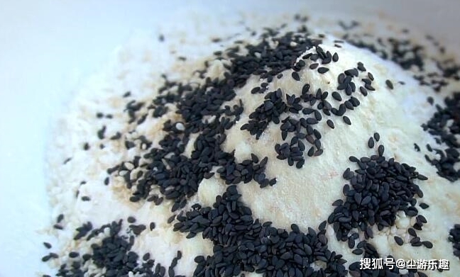 做法|秋后给孩子吃它，不用一滴水，既能当主食又能当零食，孩子超喜欢