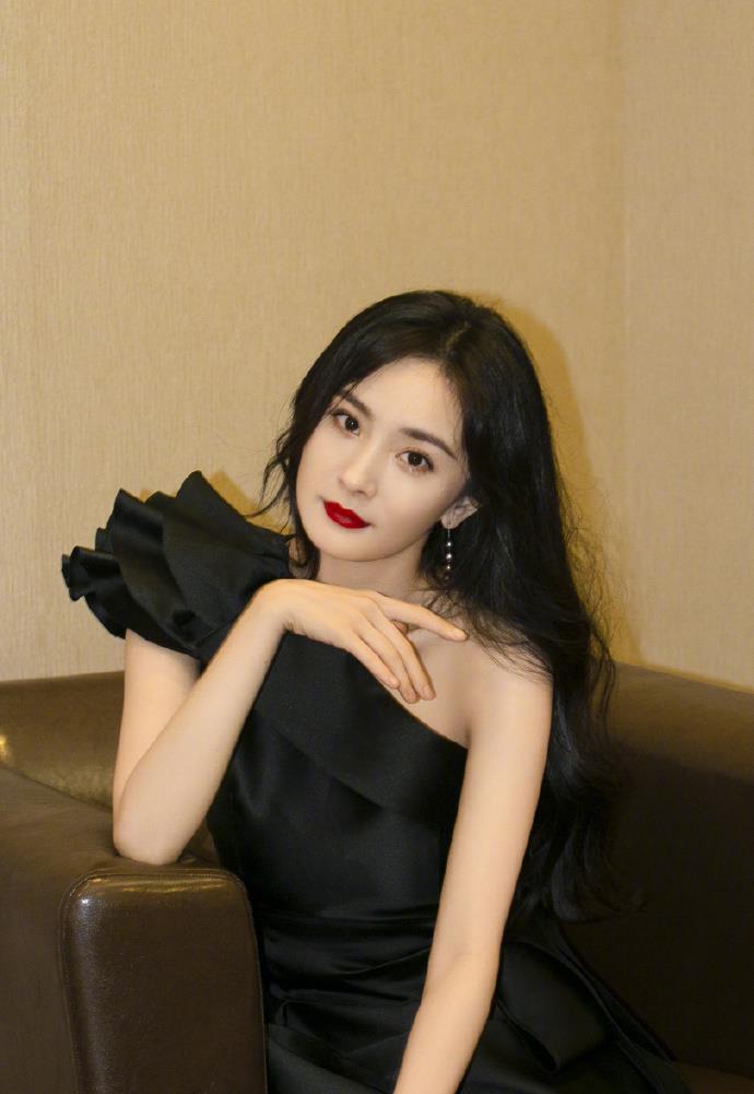 因爲|黑發才是亞洲女生的本命，景甜、江疏影換回黑發更是女神範十足