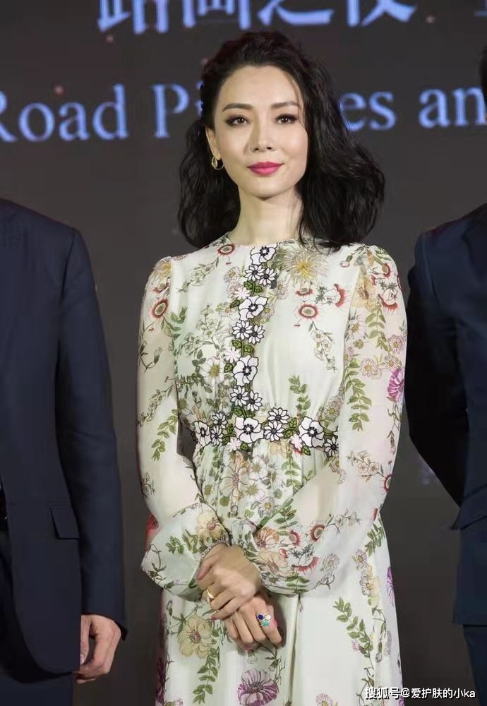 身材|陈数太适合波浪卷了，配纱裙尽显优雅大气，高贵气质要溢出屏幕了
