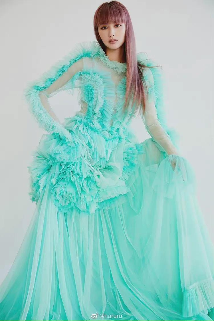 铃木惠|日本女星铃木惠美最新杂志美图！雪肤玉貌太性感靓丽