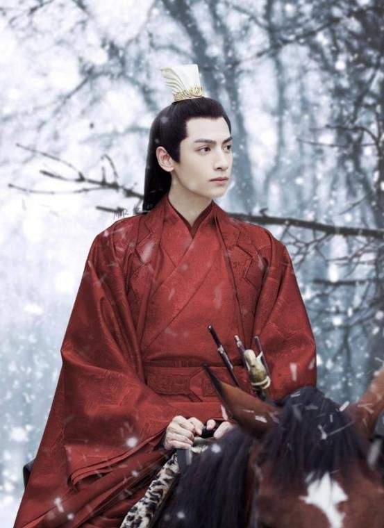 男星|古装红衣美男，龚俊、杨洋、肖战等男星，谁是你心头的朱砂痣？